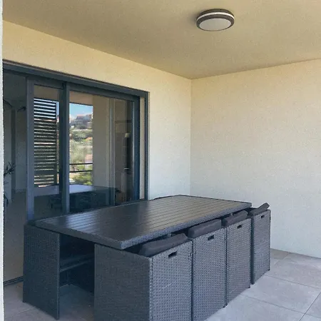 Spacieux 6 Personnes Sur Le Vieux Port * Porto-Vecchio (Corsica)