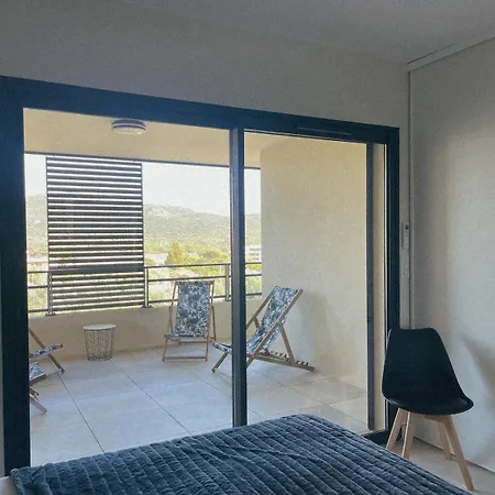Moderne 3 Spacieuses Sur Le Port De Porto-vecchio Avec Vue